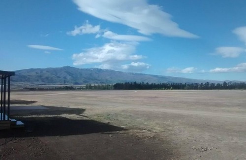 Alexandra Cabaña | Impresionante cabaña del aeropuerto de la polilla tigre