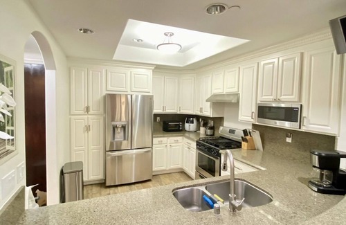 Studio City Condominio | Stunning and amazing location in Studio City condo