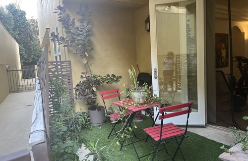 Studio City Condominio | Stunning and amazing location in Studio City condo