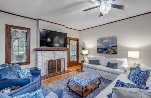 Riverside Casa | Stunning and Cozy 4BR in Historic Avondale
