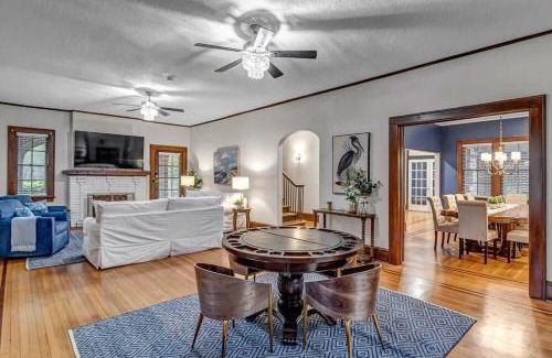 Riverside Casa | Stunning and Cozy 4BR in Historic Avondale