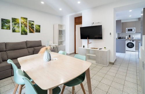 San Francisco-Ribera Apartamento | Stunning Andalusian Oasis with Terrace & Pool