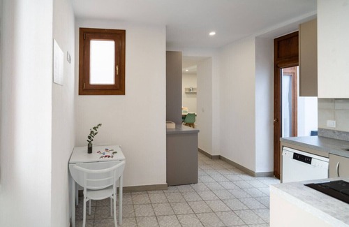 San Francisco-Ribera Apartamento | Stunning Andalusian Oasis with Terrace & Pool