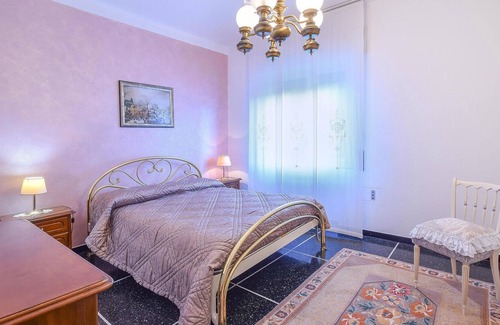 Genoa Apartamento | Stunning Apartment in Genova With 2 Bedrooms and Wifi