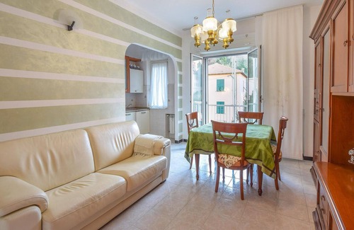 Genoa Apartamento | Stunning Apartment in Genova With 2 Bedrooms and Wifi