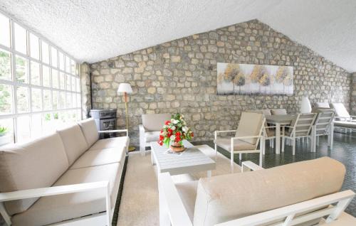 Bordogna Apartamento | Stunning Apartment In Bordogna