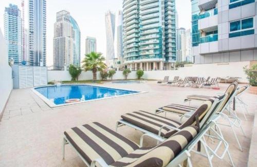 Dubai Marina Apartamento | Stunning Apartment, Partial Sea View, Canal Marina View, 5 min walk To JBR Beach and METRO