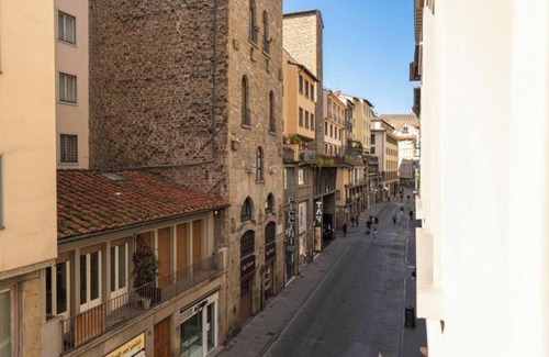 San Niccolo Apartamento | Stunning Apartment with Ponte Vecchio and Arno River Views