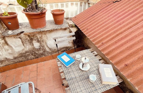 Rione Sanita Apartamento | Stunning Apartment with petite terrace in Aristocratic Palace