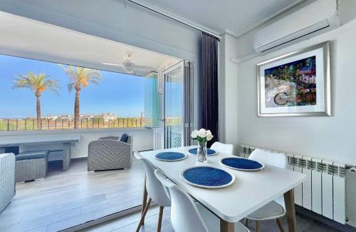 Jeronimo y Avileses y Balsicas de Arriba Apartamento | Stunning apartment with pool, golf and lake views