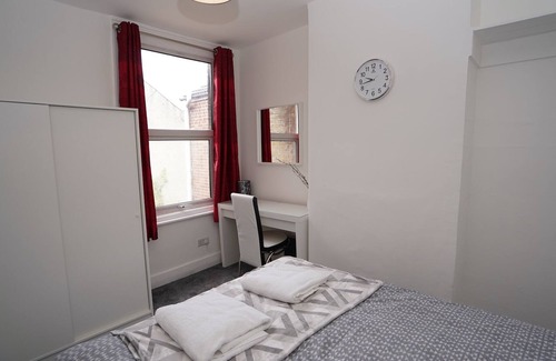 Loxford Apartamento | Apartamento-Baño Privado-F2- 474 Ilford Lane