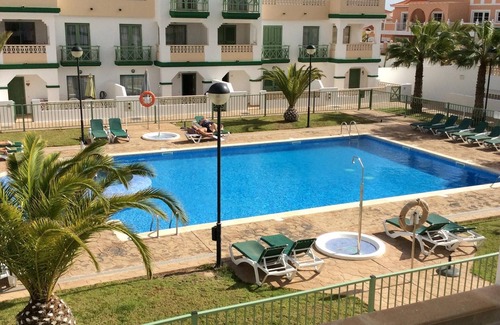 Caleta de Fuste Apartamento | IMPRESIONANTE ART DECO 'GAUDIA' COMPLEJO REFORMADO APARTAMENTO DUPLEX JUNTO A LA PISCINA