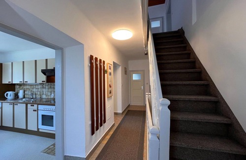Augsdorf Casa | Preciosa casa de vacaciones privada para 6 personas con WIFI, TV, patio y aparcamiento