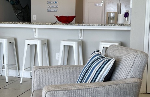 Open Sands Condominio | Stunning beachfront condo. Enjoy amazing sunsets. Beach Chair Service Mar-Oct
