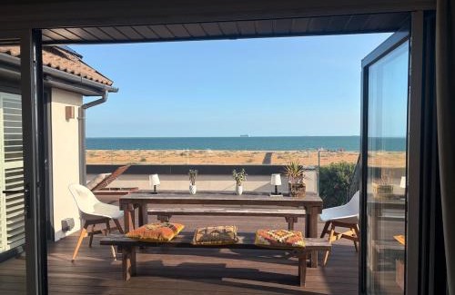 Southsea Casa | Stunning Beach House Indoor Pool
