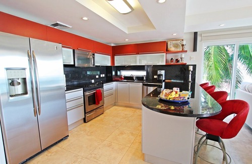 Maxwell Apartamento | Impresionante condominio frente al mar con 2 camas y piscina - Ocean One 204