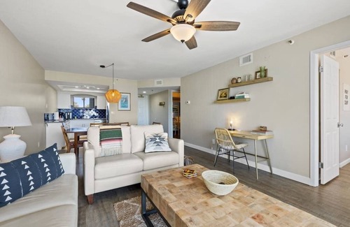 St. Pete Beach Condominio | POOL OPEN! Caprice · Stunning beachfront views on St. Pete Beach