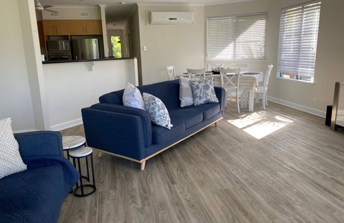 Yorkeys Knob Apartamento | Stunning Beachfront Apartment