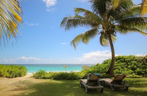 Maxwell Casa | Stunning Beachfront 2-Bed Condo with Pool - Ocean One 204 by BSL Rentals