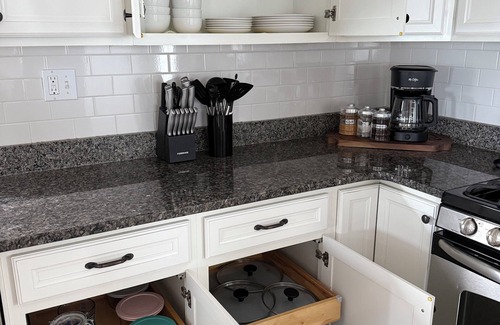 Quincy Casa | Stunning Beachfront 3BR, Ocean/City Views, Near Boston, Free Parking