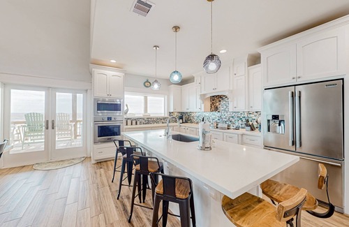 Gilchrist Casa | Stunning | Beachfront | Cargo Lift | Sleeps 14