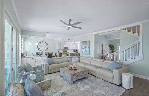 Gulf Shores Casa | Peaceful Beach Front House ~ 4 habitaciones frente al mar con balcón ~ Sala de juegos.