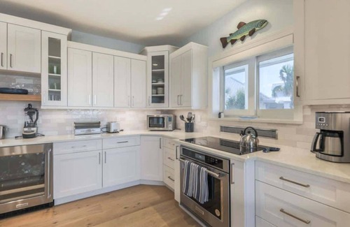 Sanibel Casa | Stunning Beachfront Villa with Heated Pool