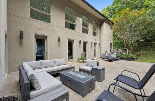 Bellevue Casa | Stunning Belle Meade Mansion with Luxury Amenities and Hot Tub, Great Summer Rates