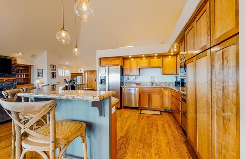 Bend Casa | Stunning Bend Home on the Hill W/ Private Hot Tub, City Views, & Game Room