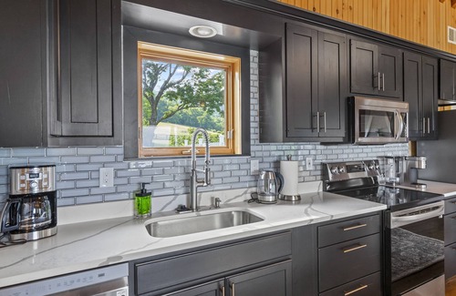 Bluemont Casa | Stunning Bluemont Manor with 9 Bedrooms 7 Baths