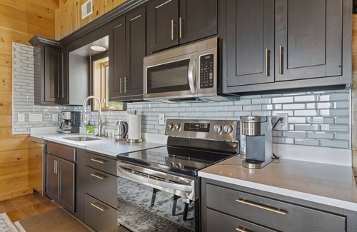 Bluemont Casa | Stunning Bluemont Manor with 9 Bedrooms 7 Baths