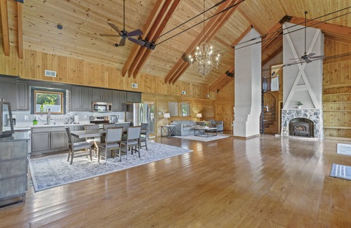 Bluemont Casa | Stunning Bluemont Manor with 9 Bedrooms 7 Baths