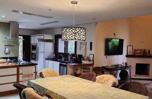 Imbituba Casa | Stunning house on the edge of the lake.