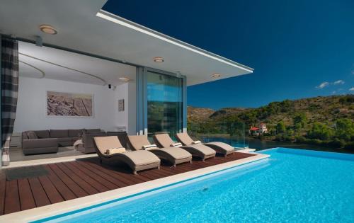 Sutivan Villa | Stunning Brac Villa 5 Bedrooms Villa Infinite Stunning Sea Views Seafront Location Sutivan