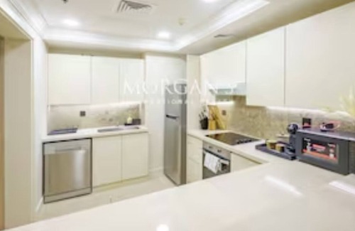 Dubai Media City Apartamento | Stunning brand new 2 BR in Palm Jumeirah