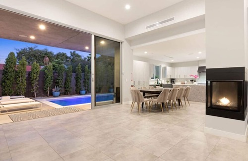 Sunrise Vista Chino Casa | Stunning Brand New Home Modern Vibe, Pool and Spa