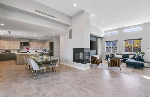 Sunrise Vista Chino Casa | Stunning Brand New Home Modern Vibe, Pool and Spa