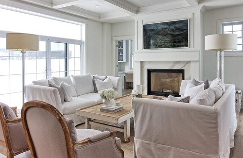 Grey Highlands Otro | Stunning, bright Georgian coastal home outside of Thornbury, Pool and Hot Tub!