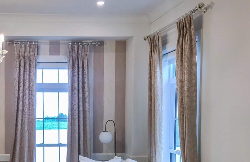 Grey Highlands Otro | Stunning, bright Georgian coastal home outside of Thornbury, Pool and Hot Tub!