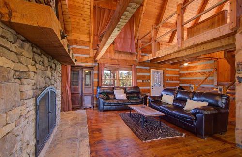 Sevierville Casa | Stunning Cabin: 7 Acres, 360 Views, 20min to Park!