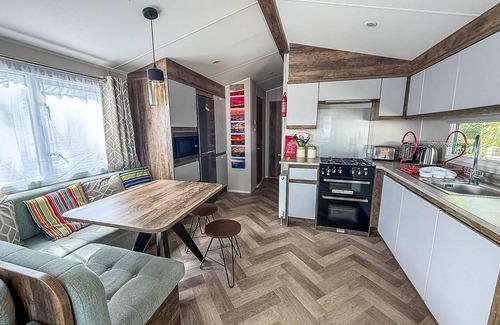 Corton Casa | Stunning caravan with decking at Azure Seas in Suffolk ref 32055AZ