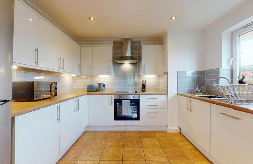 Century Wharf Apartamento | Stunning Cardiff City Apartment! Sleeps 8, Overlooking River