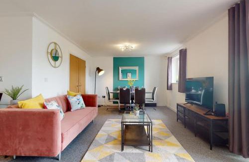 Century Wharf Apartamento | Stunning Cardiff City Apartment! Sleeps 8, Overlooking River