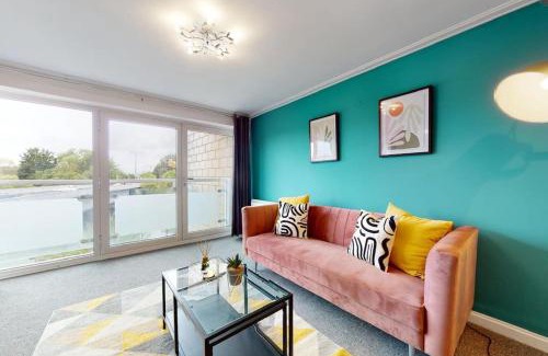 Century Wharf Apartamento | Stunning Cardiff City Apartment! Sleeps 8, Overlooking River