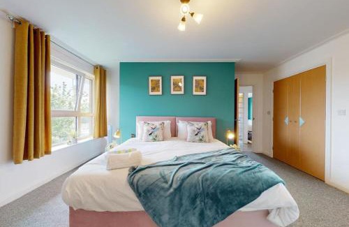 Century Wharf Apartamento | Stunning Cardiff City Apartment! Sleeps 8, Overlooking River