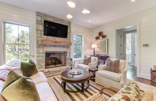 Cashiers Casa | Stunning Cashiers Cottage Rental with Screened Porch