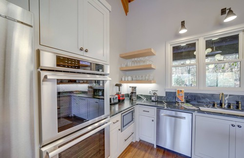 Cashiers Casa | Stunning Cashiers Vacation Home w/ Mountain Views!