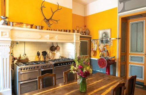 Monjoi Casa | Stunning Castle South FranceP
