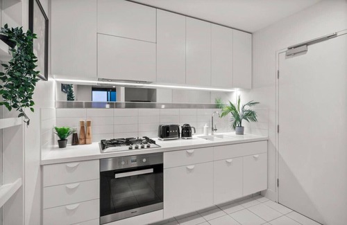 Carlton South Apartamento | Stunning CBD Apartment | Amazing Views + Parking!