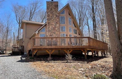 Gouldsboro Chalet De Esquí | Stunning chalet in Big Bass Lake - Pocono Mountains